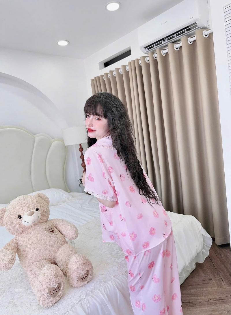 Product Introduction of Bộ Pijama Lụa Latin Tay Ngắn Quần Dài Phối Ren ( Freesize 40-70kg ) 33