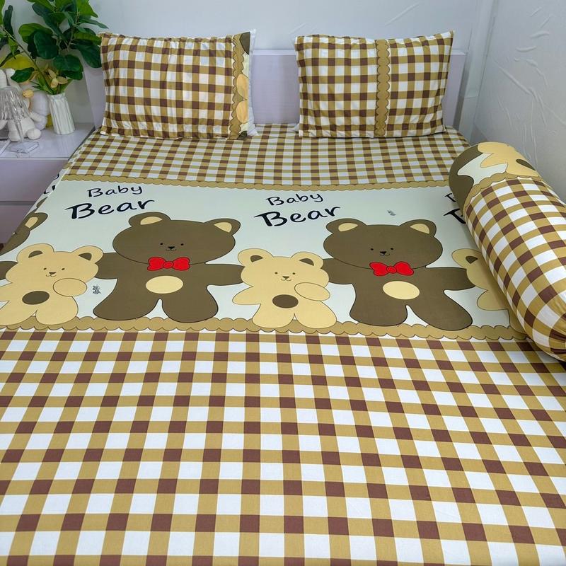 Bộ Ga Thun Hàn Quốc Gấu Bear Caro Nâu ( 4 món): 1 ga bo chun, 2 vỏ gối nằm, 1 vỏ gối ôm dây
