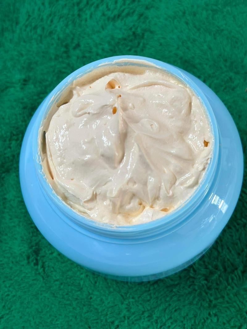 Product Introduction of Kem Body Dưỡng . ĐƯỜNG TRANG (ĐT) trắng da . cấp ẩm . Chất kem cải tiến mới . trọng lượng 150g 5