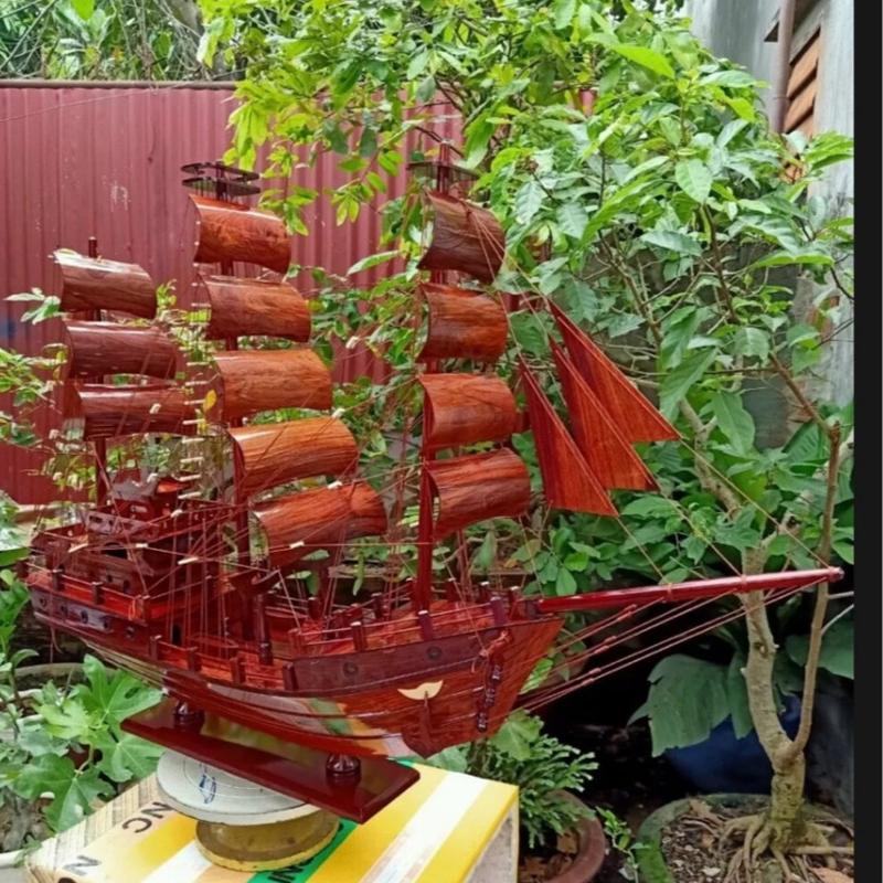 Thuyền gỗ cẩm Thuận Buồm Xuôi Gió dài 60 cm