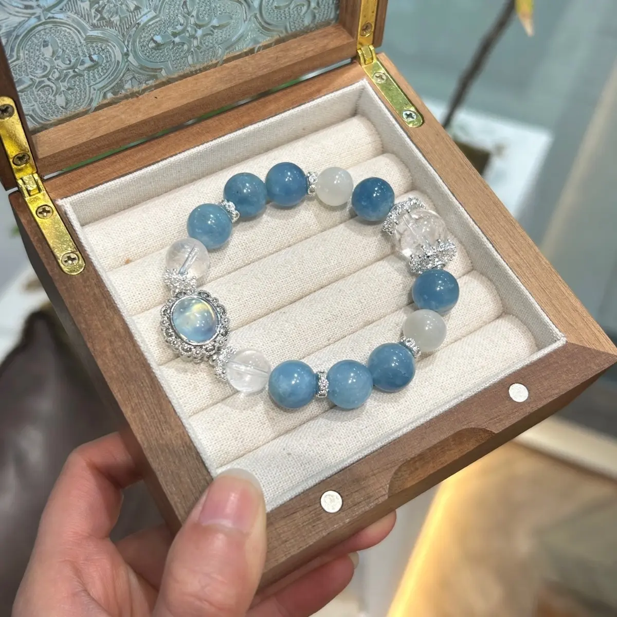Tian Tian Natural Aquamarine Light Luxury Fashion Women's Bracelet High-end Sense Aquamarine Magic Box
