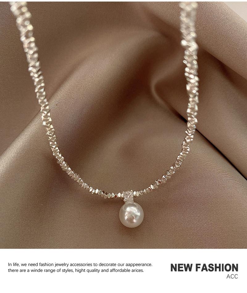 Product Introduction of Light Luxury Minority Design Small Pieces of Silver Pearl Necklace Female Temperament High Sense Clavicle Chain All-Match Super Hot Necklace Accessories 4