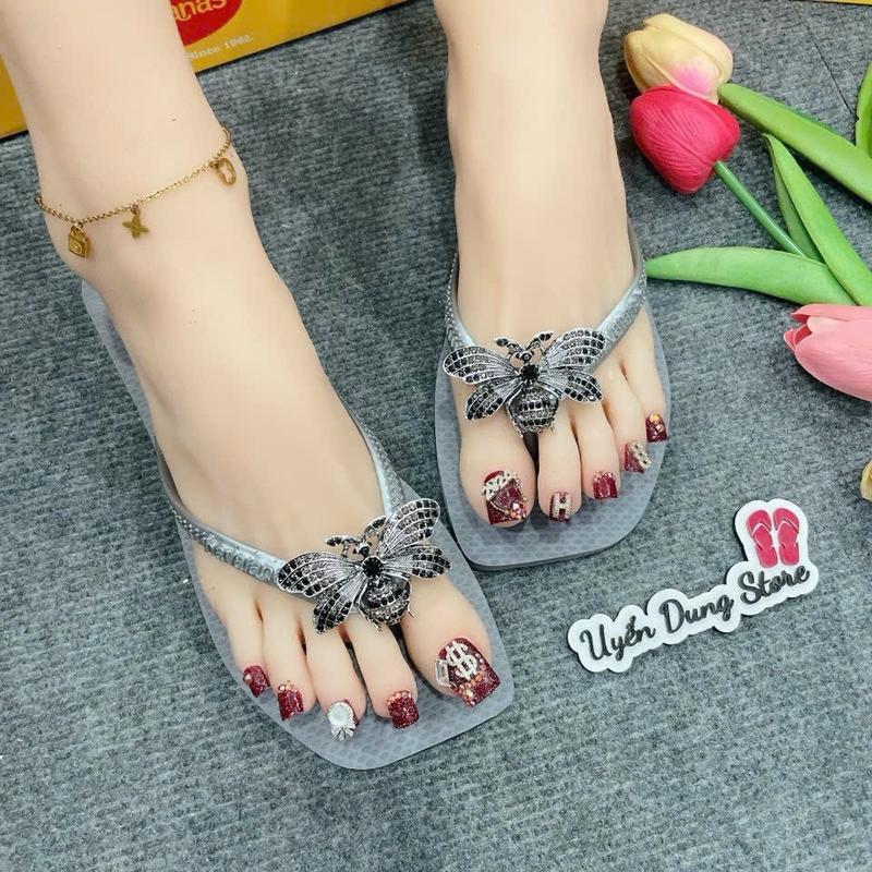 Dép Nữ Xám Vuông Slim Kèm Charm HVN 4