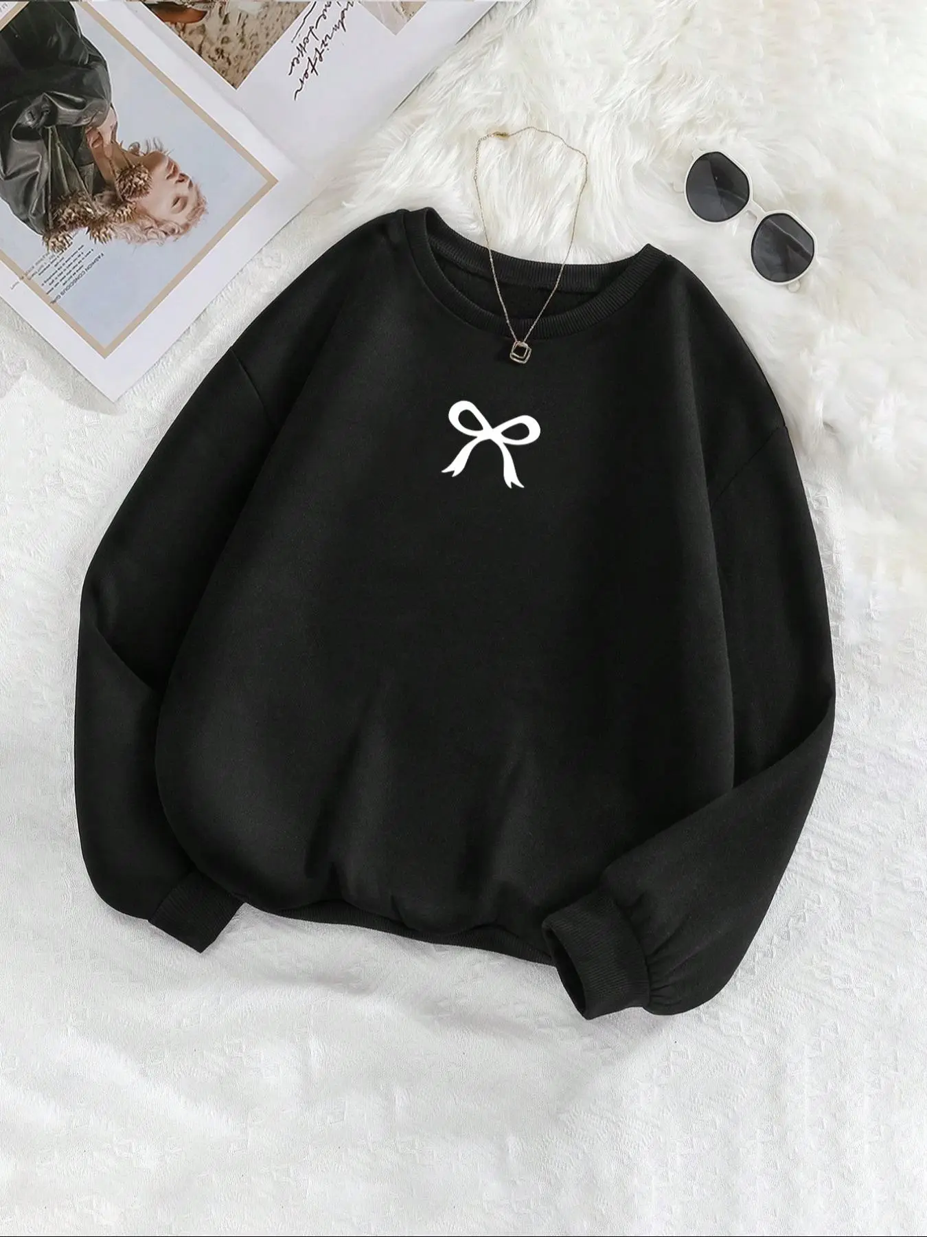Women's Bow Print Crew Neck Sweatshirt, Casual Long Sleeve Pullover for Daily Wear, Ladies Clothes for All Seasons