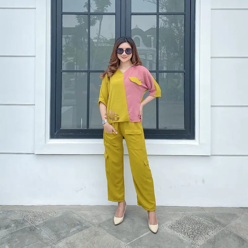 Dasterbeauty - AZIZAH Baju Setelan Wanita Kekinian Korean Style Terbaru Crinkle Airflow Jumbo Celana Panjang Atasan Croptop Nyaman Dewasa Remaja Model Cargo Trendy 1