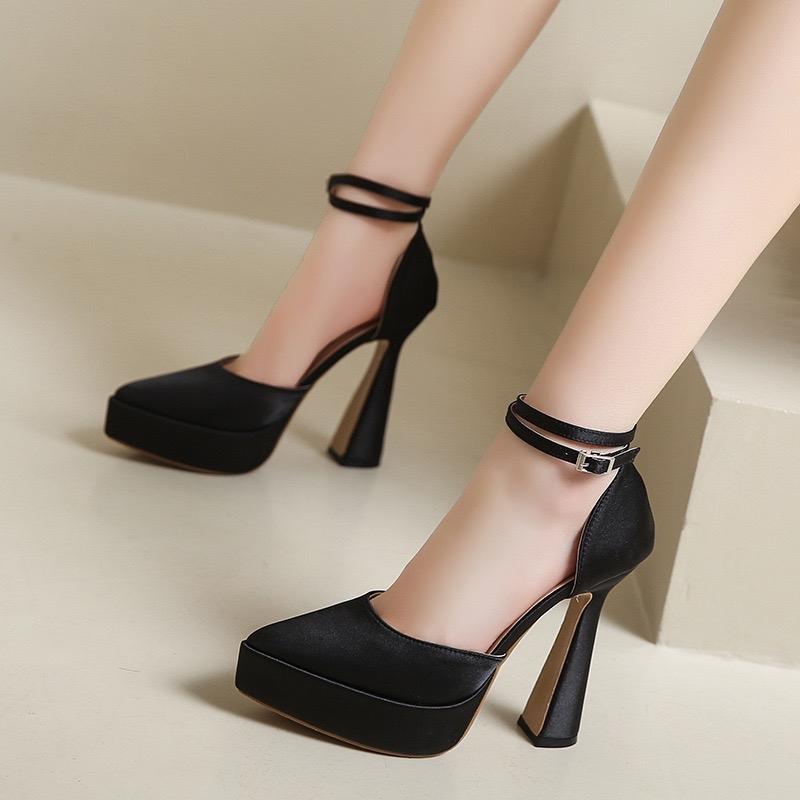 ￼GIÀY SADAL ( HÀNG SẴN  - LẤY LÙI SIZE NẾU CHÂN MỎNG GẦY) CAO GÓT ĐÚP 12CM TÔN DÁNG DÂY CUỐN VÒNG KIỂU ĐẸP DÁNG XINH PAMIU SHOES Sandal Nữ 0