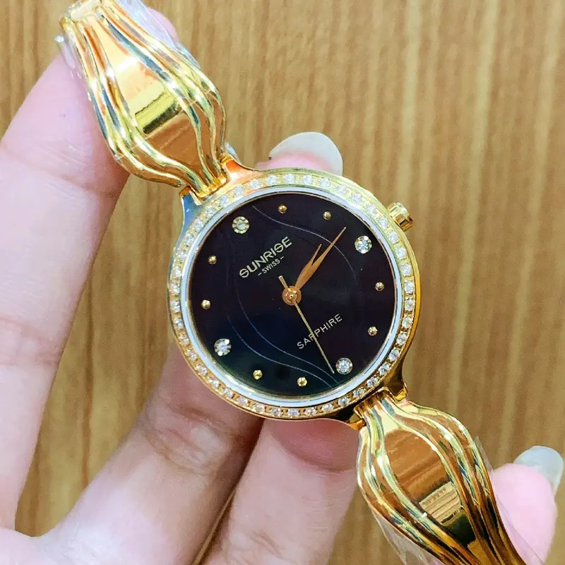 Đồng hồ Nam. Chính hãng.chống nước tuyệt đối mỏng. chạy máy PIN RIN .size 38mm .đem lại sự . sang trọng.lịch sự  cho phái nam. chống nước 50m.rẻ đẹp  Bền bỉ . 0