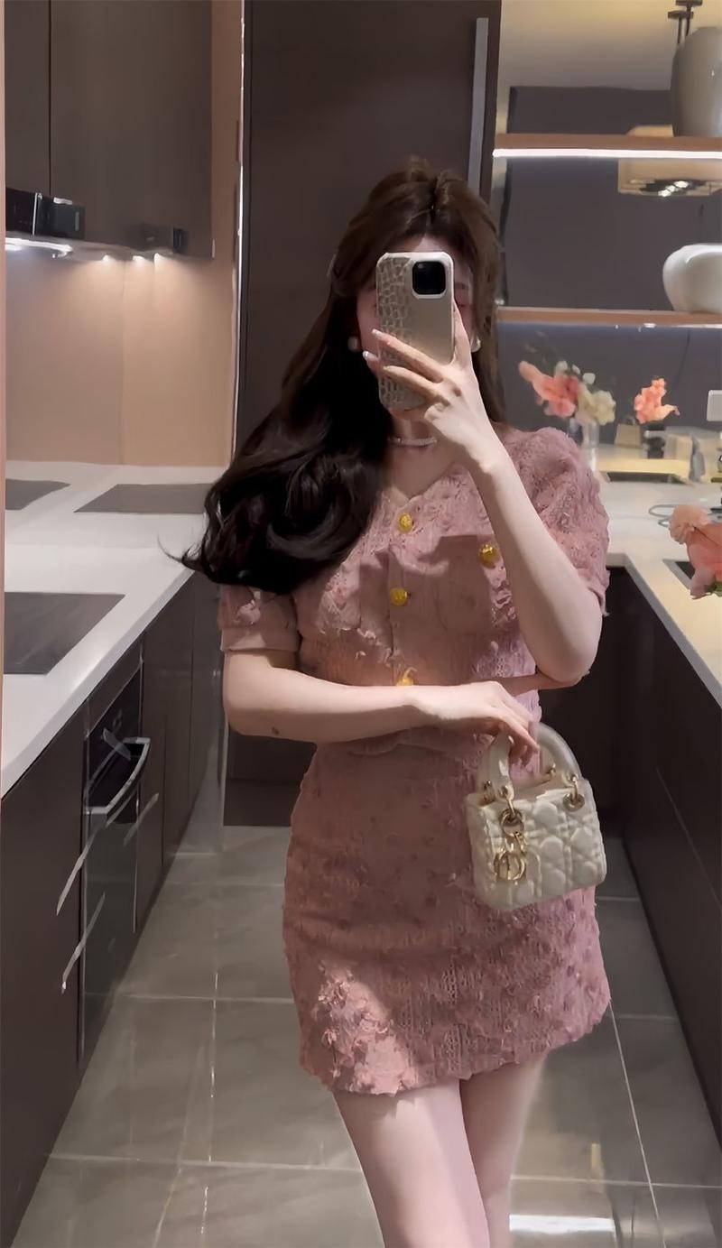 Product Introduction of Classic Style Graceful and Fashionable Suit Skirt Summer Design Short Top High Waist Slim Skirt Two-Piece Suit Fashion 2