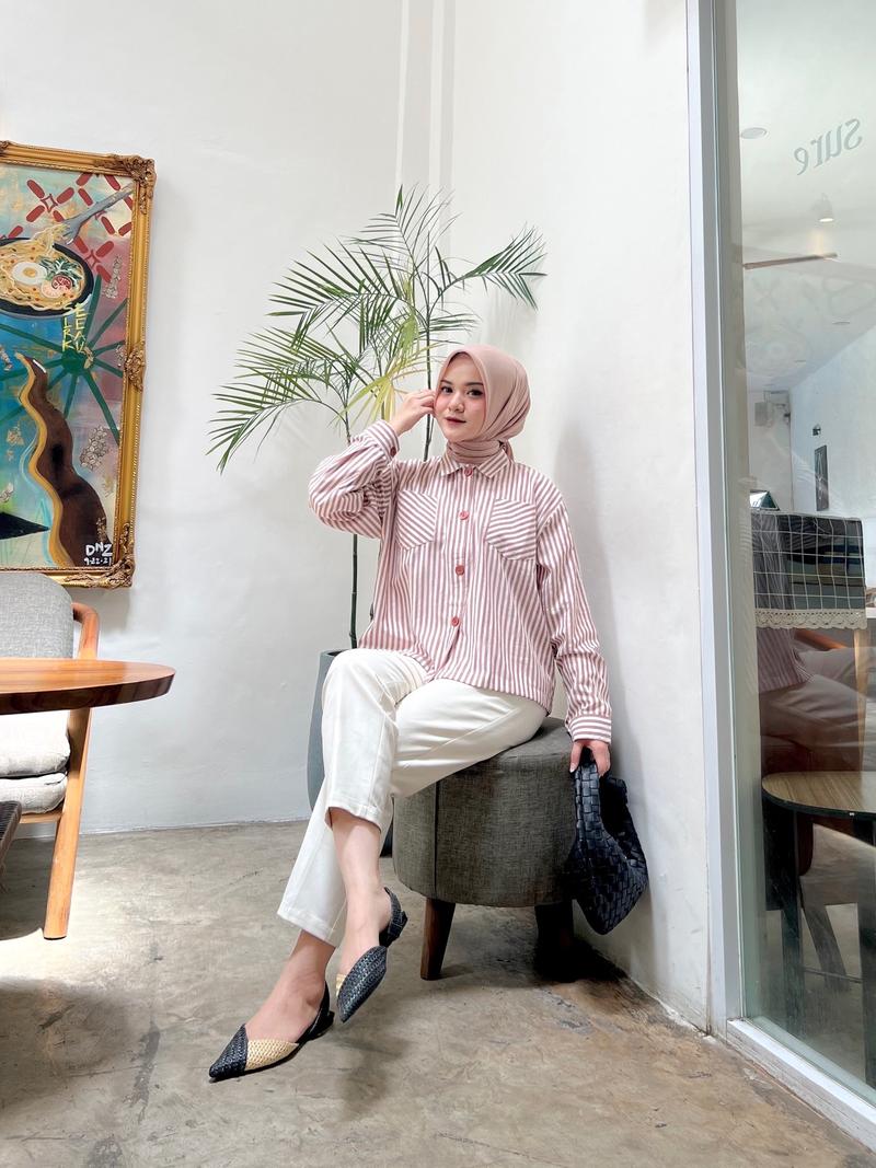 Product Introduction of Kemeja Crop Top Stripe Oversize Baju Wanita Motif Garis-Garis Fit Formal 8