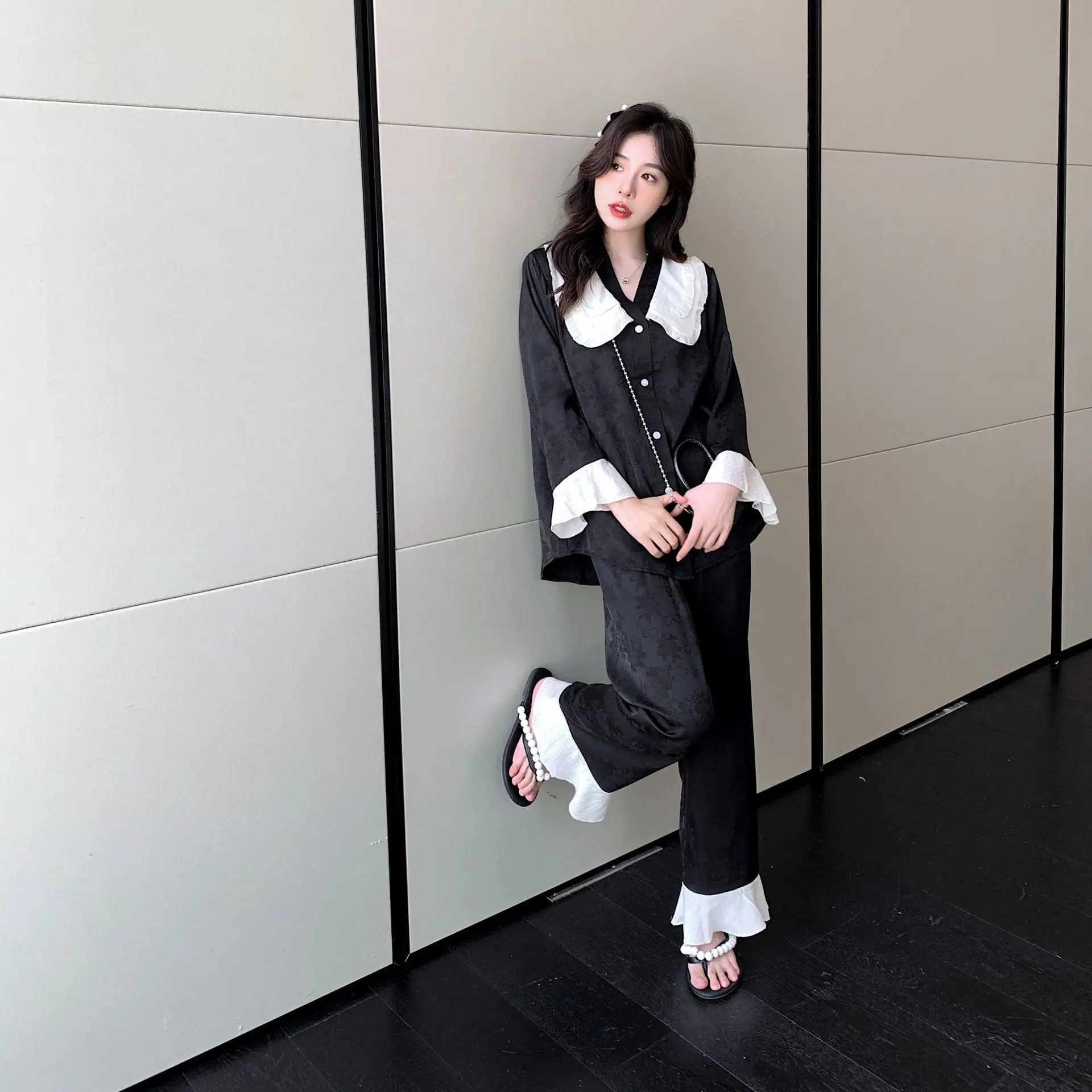 Pyjama phi lụa QC kiểu cổ bèo tiểu thư sang trọng - lụa gấm - 2 màu- Nữ Áo