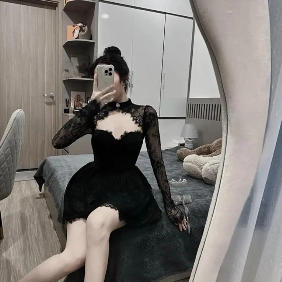 Váy ren ngắn sang chảnh sexy phối cổ ren