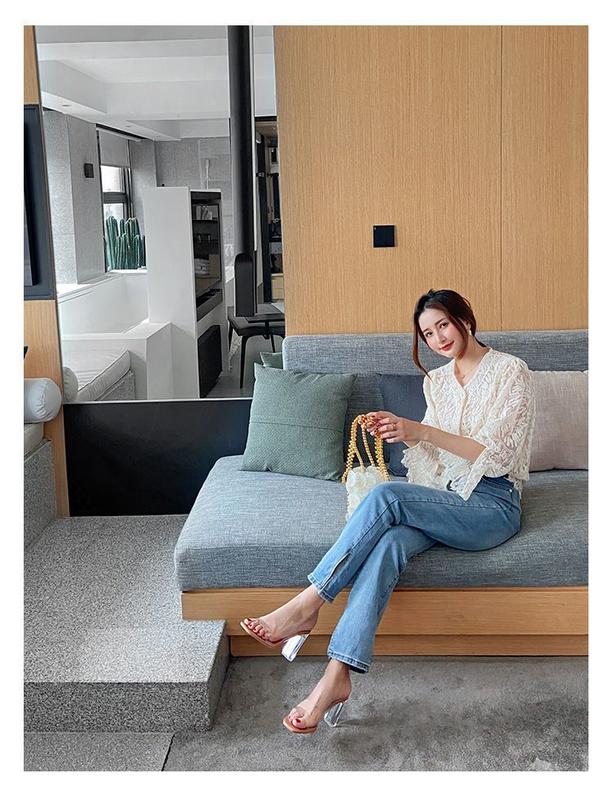 Product Introduction of Dép Cao Gót, Trong Suốt, Dành Cho Nữ, Có Thể Đeo Ngoài Trời, Hàng Mới Về 2024, Thiết Kế Dễ Phối Đồ Gót Pha Lê, Phong Cách Gợi Cảm Và Thanh Lịch, Gót Trung Bình Gót Chunky 19
