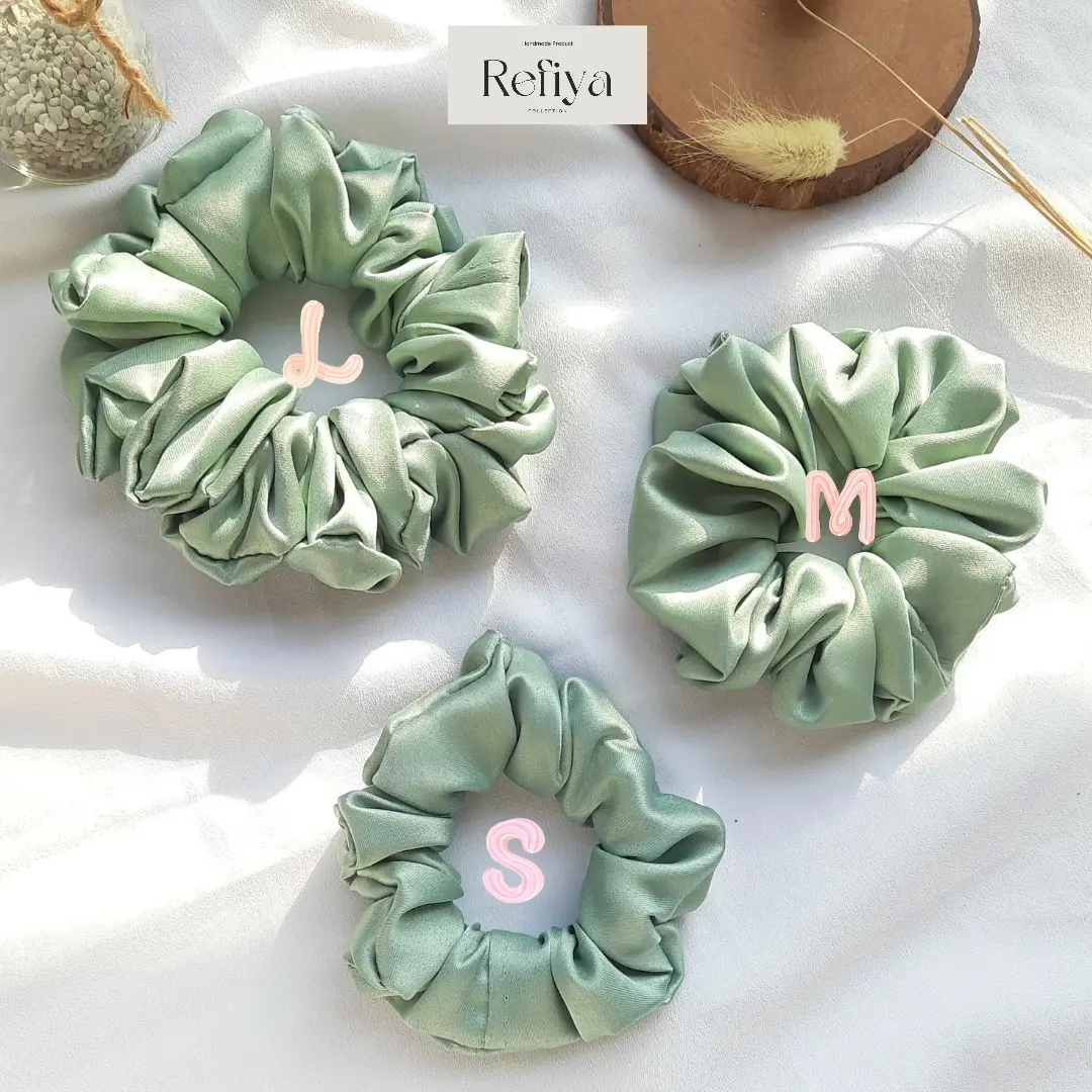 SCRUNCHIE SATIN VELVET BESAR PREMIUM/BIG SCRUNCHIE/SCRUNCHIE JUMBO/SCRUNCHIE BESAR/SCRUNCHIE KECIL/SCRUNCHIE SEDANG/IKAT RAMBUT KOREA/CEPOL HIJAB