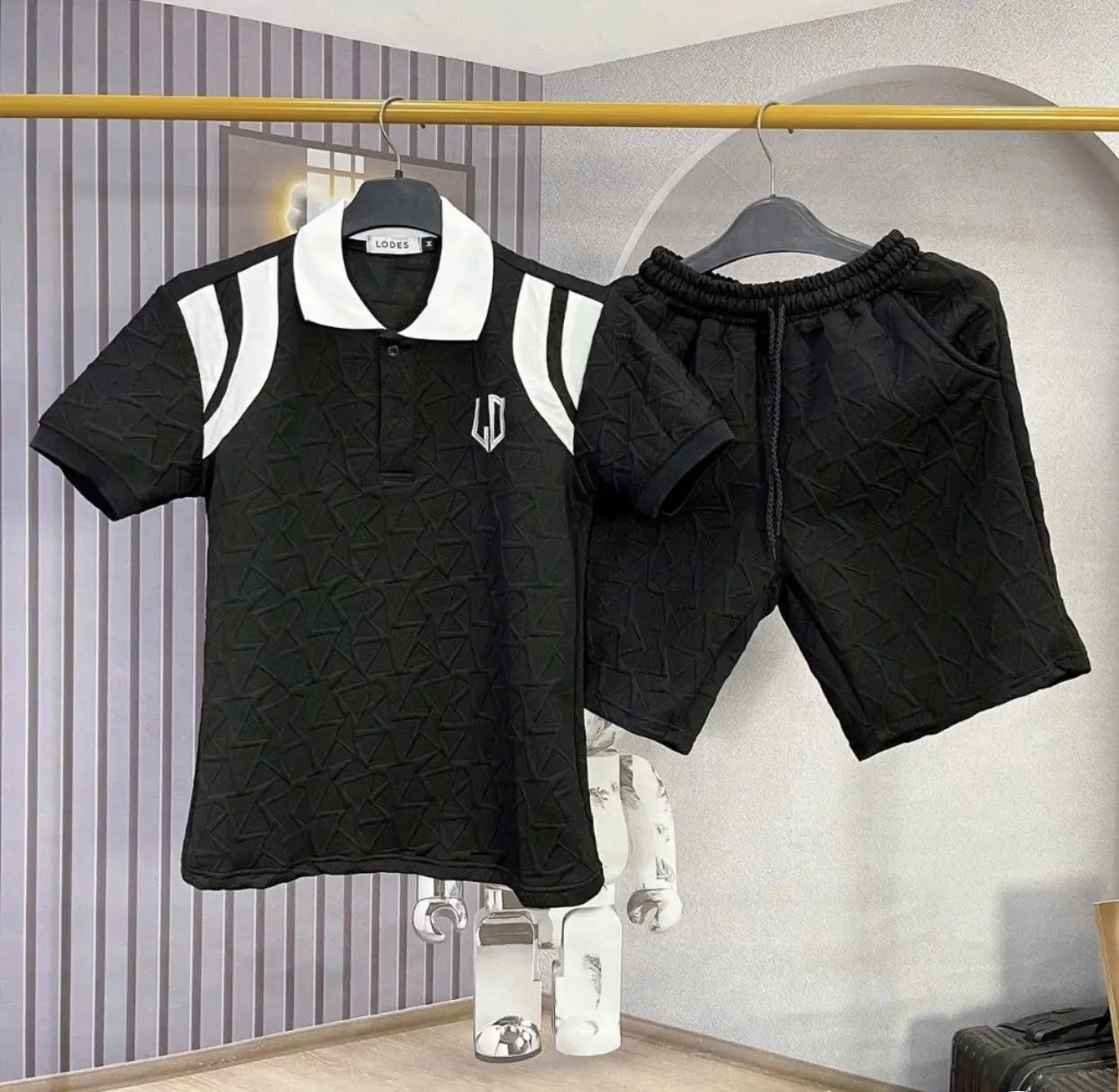 Bộ Quần Áo Thun Nam Nữ Chất Xốp Đứng Form, Bộ Phông Họa Tiết LD Cổ Trụ Phối Vai