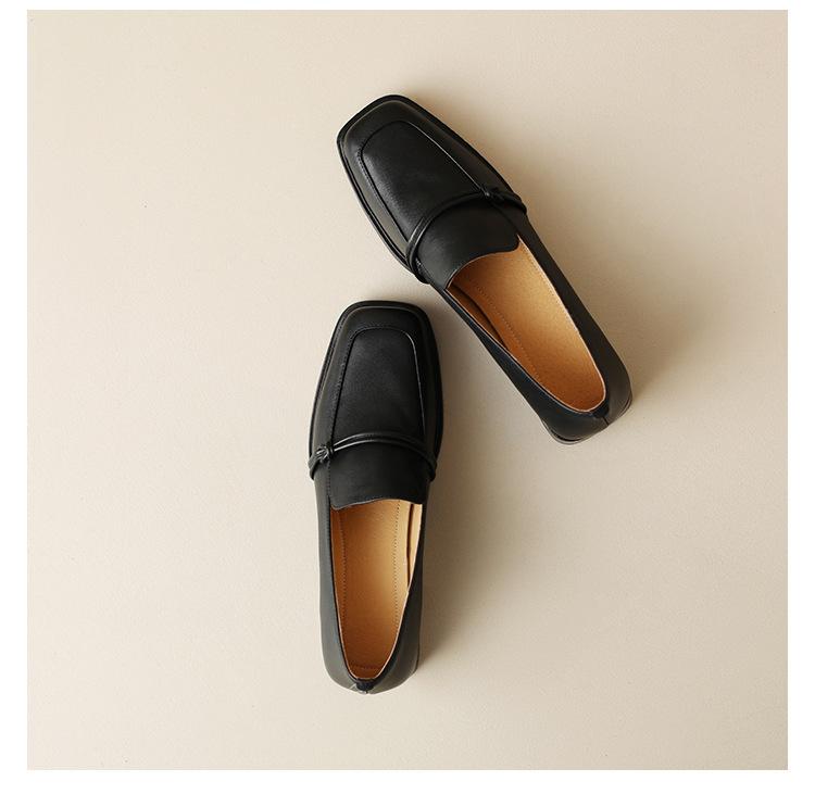 Product Introduction of 2025 Summer New Fashion Square Toe Shoes For Women Retro British Style Small Leather Shoes New Mid-Heel Single Shoes 10