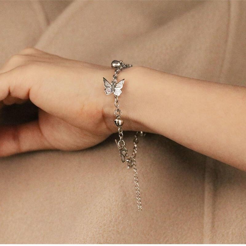 Product Introduction of Vòng Tay Chuông, Phong Cách Instagram, Dành Cho Nữ, Phong Cách Hàn Quốc, Thiết Kế Đơn Giản Và Cá Nhân Hóa, Thích Hợp Cho Học Sinh Và Bạn Thân, Vòng Tay Cặp Đôi, Thiết Kế Phổ Biến Trên Mạng, Thích Hợp Cho Mùa Đông, Thiết Kế Mơ Hồ Lô vòng  tay  garnet 2