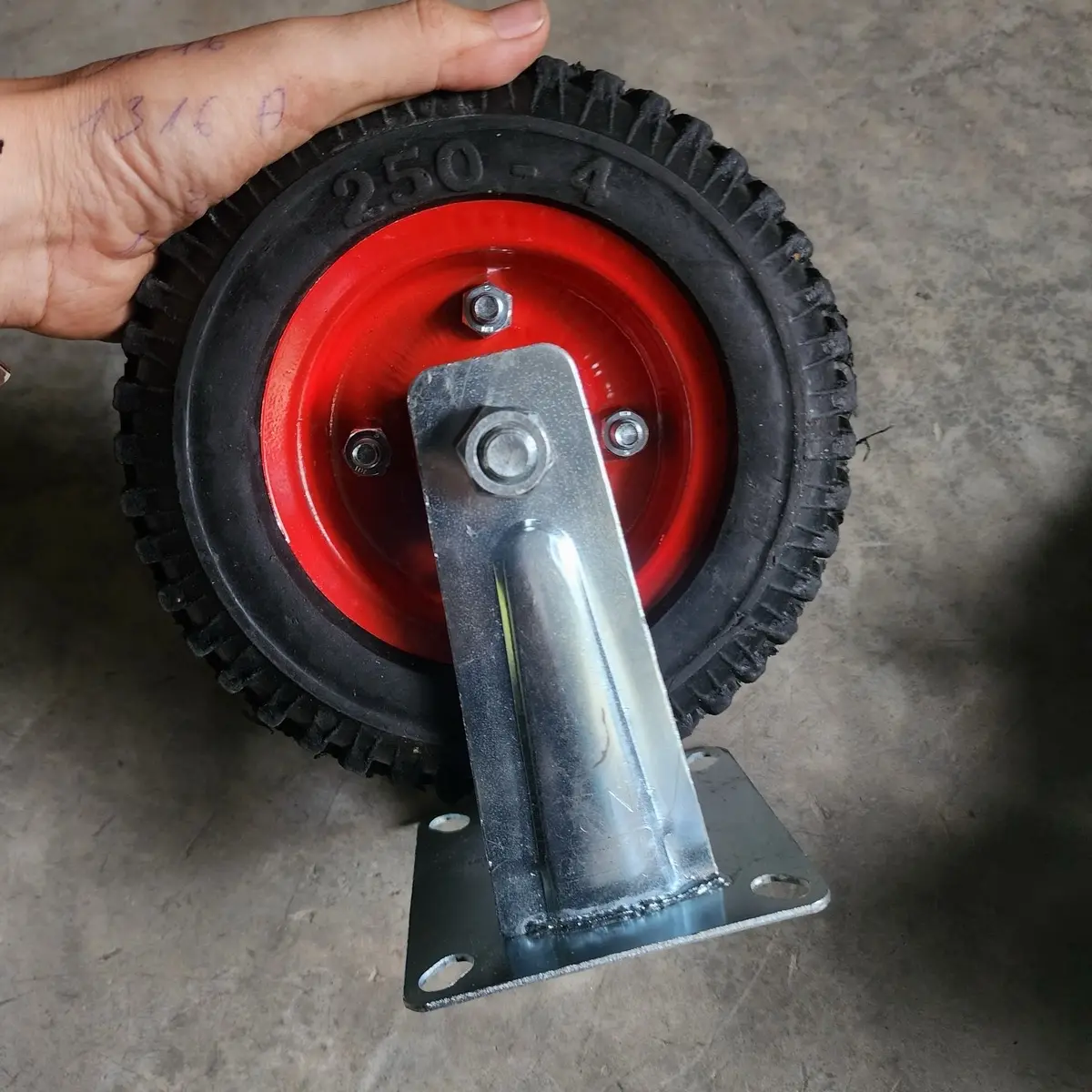 ￼bánh xe đẩy đường kính 20cm kèm trục xoay 360 độ và trục đứng cố định