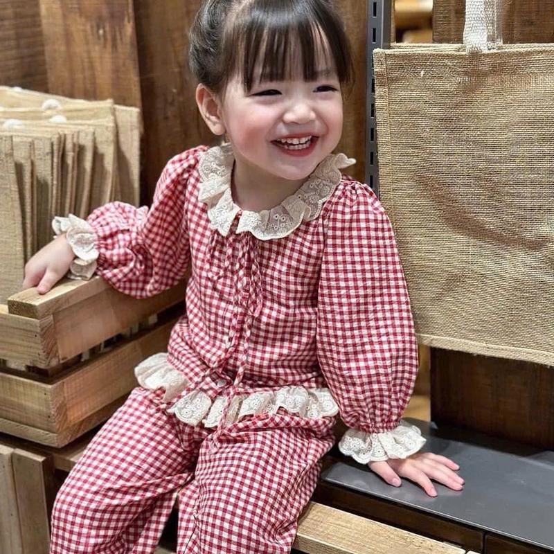  Bộ caro kẻ dài tay thu đông tone hàn chất vải mềm mịn  từ 8kg đến 25kg quần áo cho bé gái set váy đồ quần bomber set đồ chobe đồ  bộ  hello  kitty  cho  bé  gái 