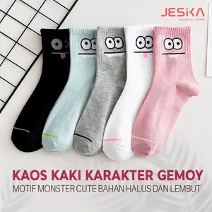 Kaos kaki casual cowo cewek wanita estetik unik winter musim dingin panjang motif garis gambar karakter monster lucu estetik