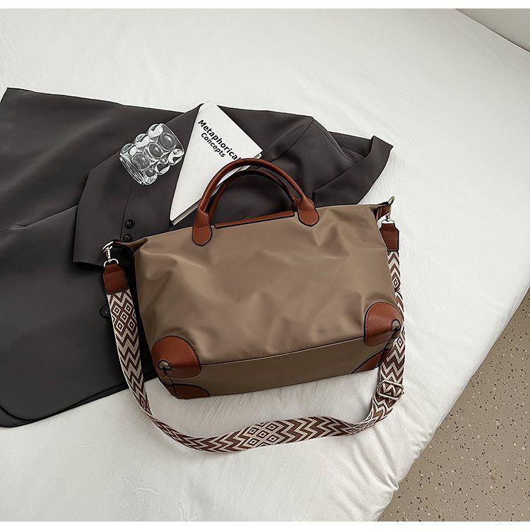 Product Introduction of Nylon Cloth Large Capacity Portable Tote Bag 2025 Spring and Summer New Shoulder Gym Bag Lightweight Commuter Crossbody Bag 9
