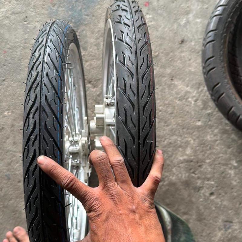 Vỏ xe ERC mẫu CRV cho ae cần lốp size nhỏ 45 50 60 cho ae cần lh gắn bánh căm bánh mâm đều ok nha ae. Phụ Kiện Phụ Tùng.Exciter Jupiter Sirius wave dream future rsx future led mập sonic satria raider winner vv.