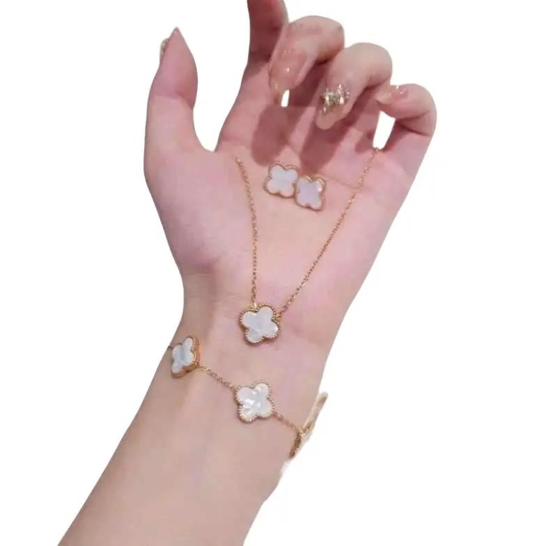 Tặng nhẫn Sét 3 món titan cao cấp co 4 la khuyên tai cổ và lắc tay dành cho phụ nữ có kèm nhẫn size 12mm và 0,8mm