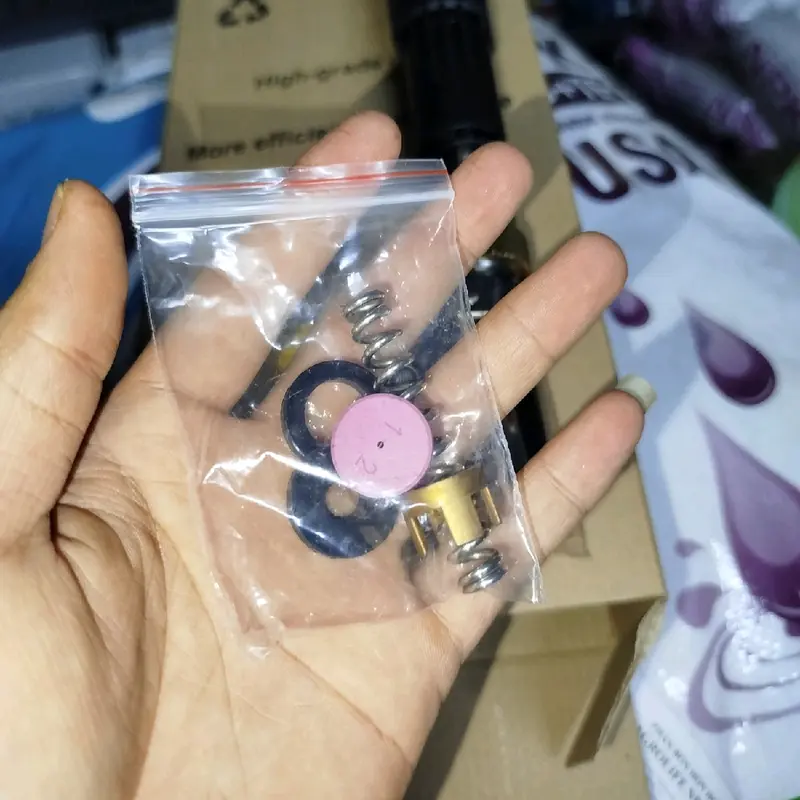 Cần xịt thuốc, phun nước, rửa xe, sún.g xịt thuốc, phun nước, rửa xe ti sứ cao cấp 1.2, 1.5. đủ kích cỡ: 30cm,80cm,1m2. 5