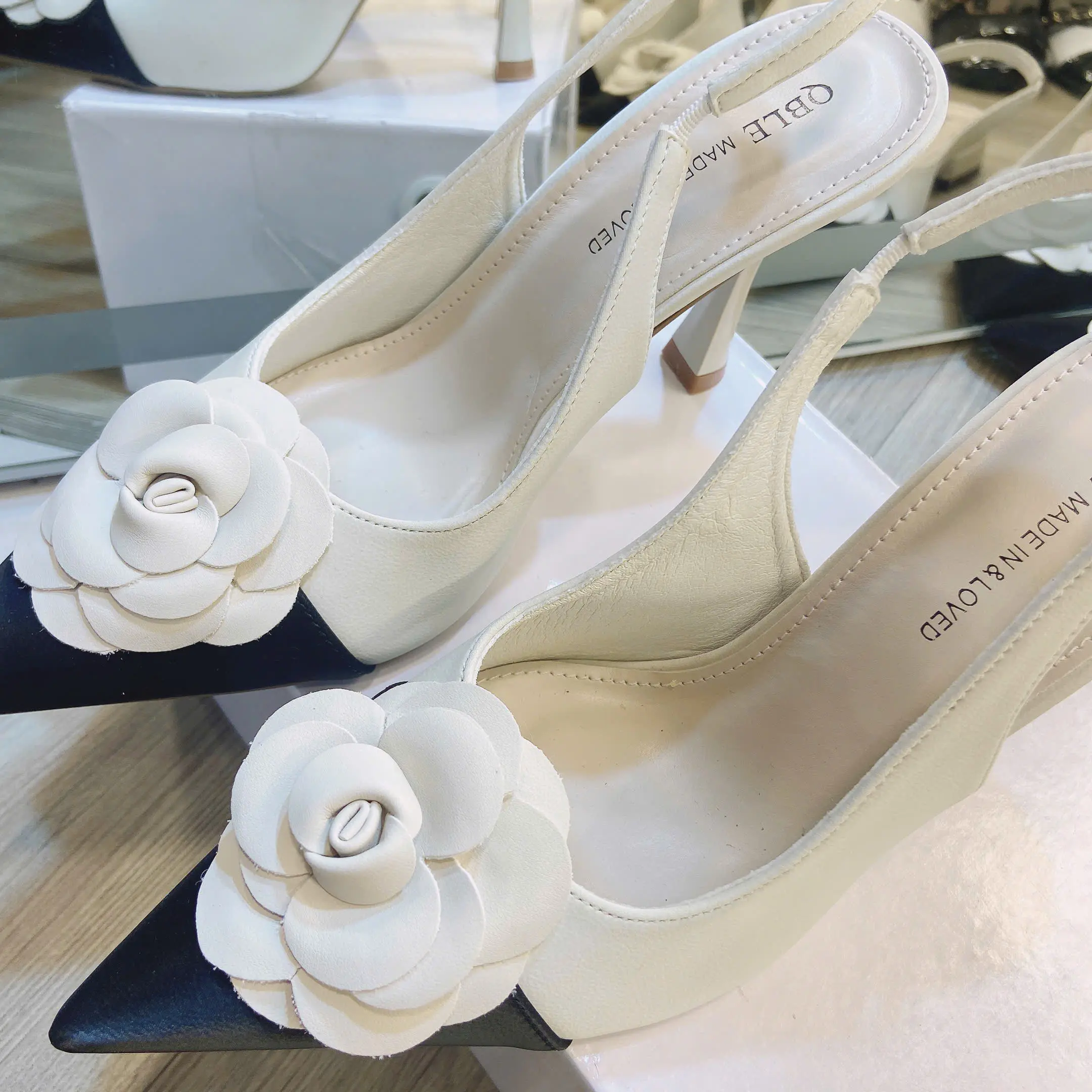 Giày bít mũi gót nhọn 9cm đính nơ da Nữ Shoes.