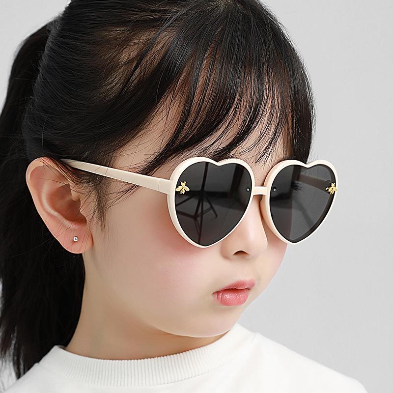 Product Introduction of Cartoon Little Bee Sunglasses For Girl Cute Sweet Heart Shaped Sunshade UV Protection Glasses Outdoor Sports Accessories 33