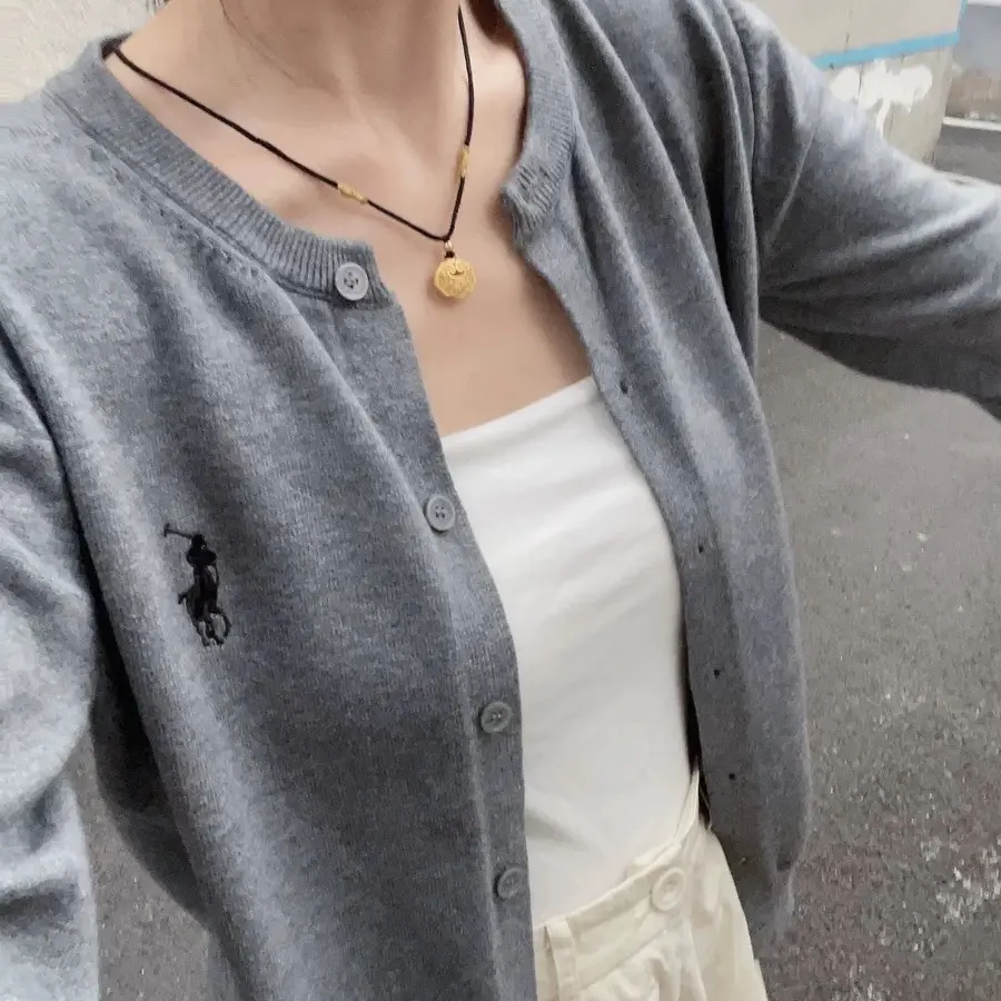 [ Mở bán ] Áo len cardigan cổ tròn hoạ tiết thêu ngựa - The Shinee