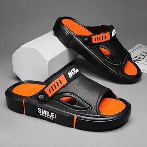 Sandal pria terbaru  gaya Korea nyaman dengan tumit belakang lembut Sendal pria karet keren