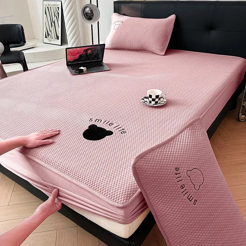 Chiếu Băng Lạnh Gấu Teddy Siêu Mát Lạnh - Chiếu Lụa Băng Bền, Thoáng Khí, Có Thể Giặt Máy 4