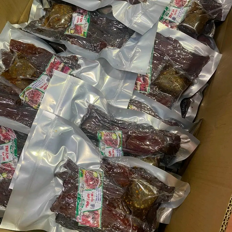 Thịt Lợn gác bếp Sapa Gói 500g (túi hút bạc) kèm chẩm chéo cay ngon Snack Ăn Vặt