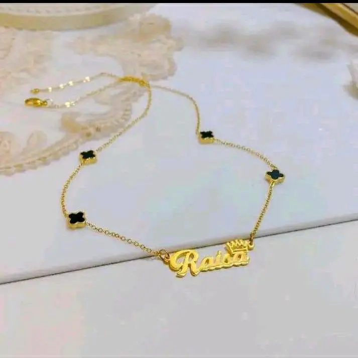 kalung nama dengan variasi bunga clover titanium Pelapisan Logam Aksesoris Elegan manik-manik Golden 2