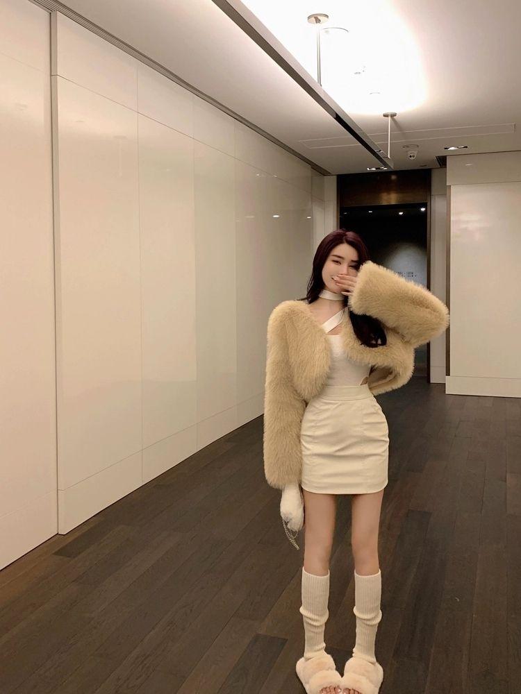 Product Introduction of Áo Khoác Lông Giả Phong Cách Cổ Điển Thanh Lịch, Xã Hội, Dành Cho Mùa Thu Và Mùa Đông, Áo Crop Top Dáng Rộng, Áo Khoác Lông Nữ Jacket 17