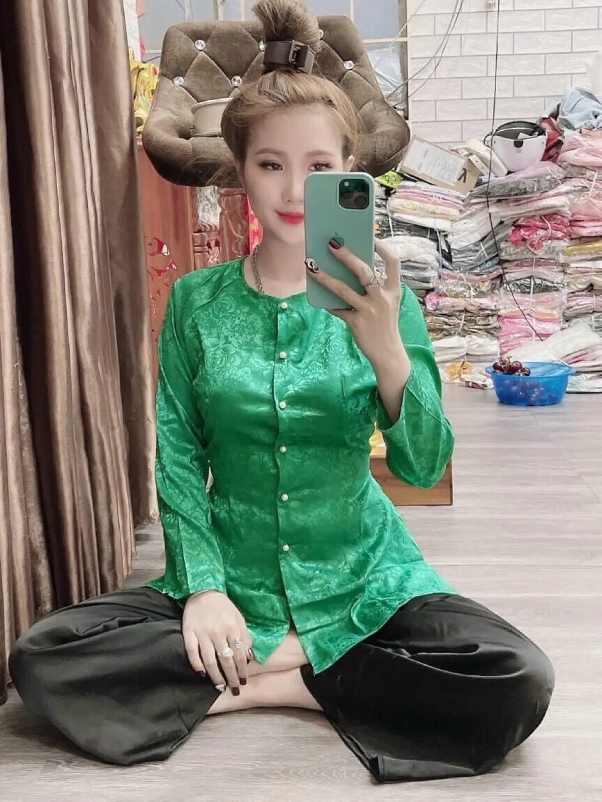 Bộ Quần Áo Bà Ba Nữ - Áo Gấm Hoa Văn Nút Ngọc Tay Dài Cổ Tròn Quần Lụa Freesize(1 cở)dưới 55kg tùy chiều cao-số đo (Vòng 1 dưới 90cm - Vòng 2 dưới 75cm)   Jacket Ong áobà