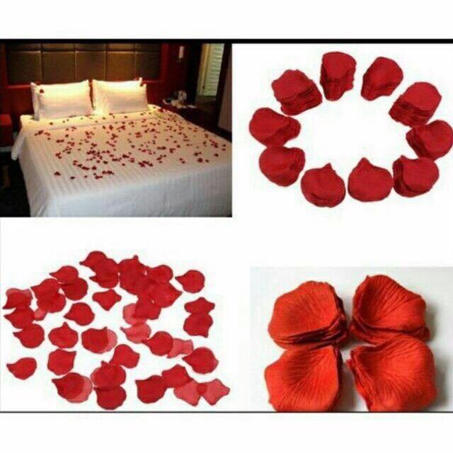  100 cánh hoa hồng trải ga giường phòng cưới 