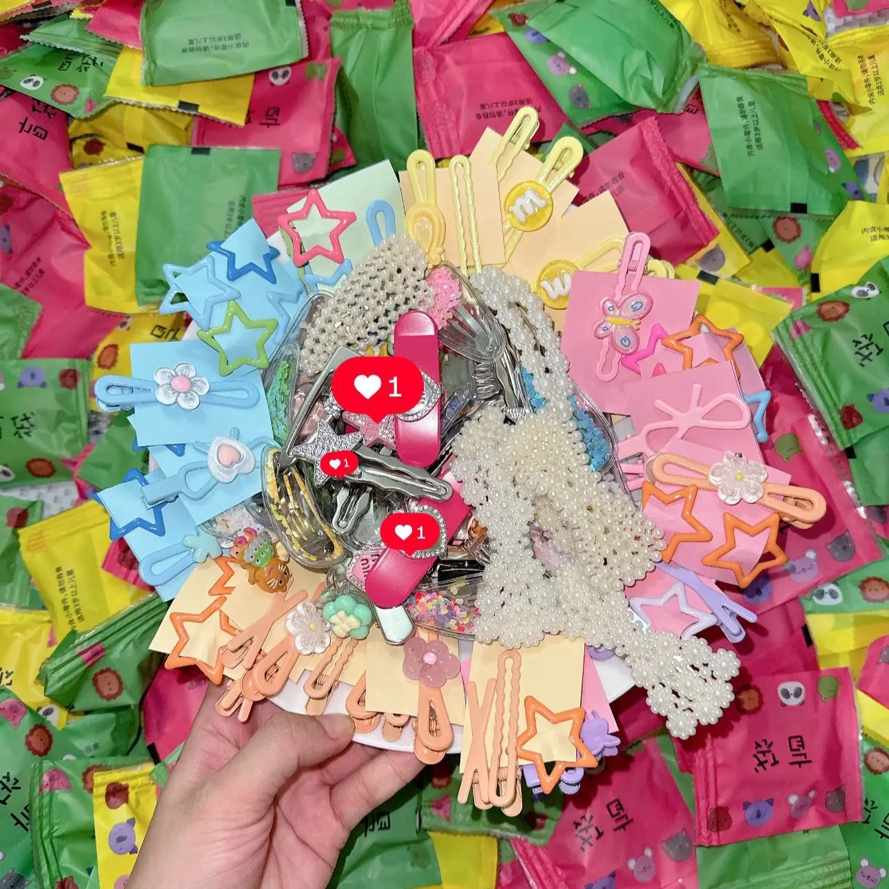 TÚI KHÔNG THẤY - TÚI MÙ  mix đủ loại , càng cua nhí , óng ánh ,yk2,kẹp charm,kẹp ngọc... Quà ngẫu nhiên