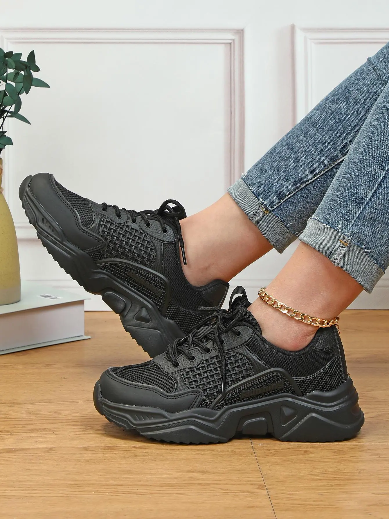 1 Pair 2023 New Trendy Mesh Woven Platform Trainers for Women, Minimalist Lace-up Low Top Chunky Sneakers, Sporty Breathable Comfortable Running Shoes for Daily Wear