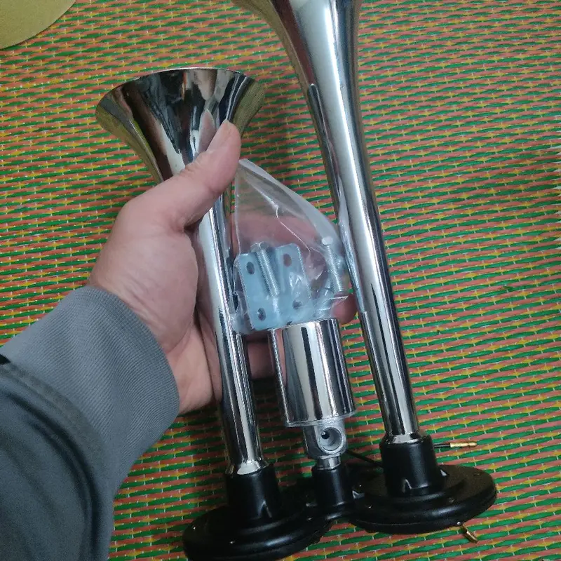 Còi hơi 24 vol HORN TECH (giá 1 chiếc )( phải có bình hơi) 3