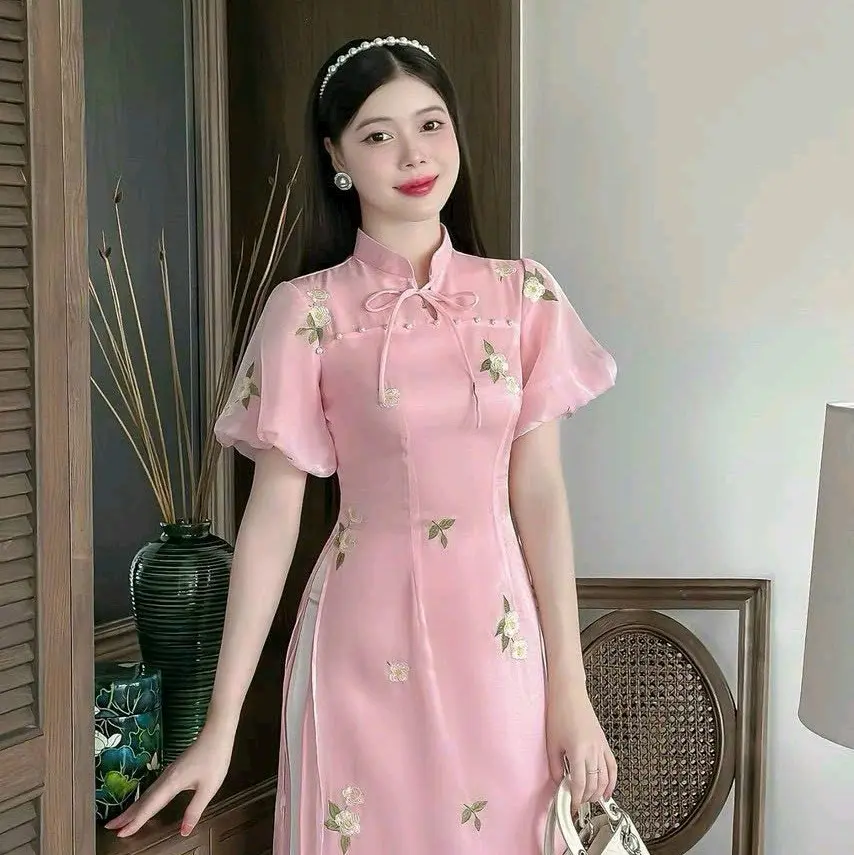 SÉT ÁO DÀI 2 LỚP VOAN ÁNH KIM THÊU KÈM TÀ TRONG LỤA& QUẦN PHI LỤA Chất liệu : VOAN ÁNH KIM PHỐI LỤA KÈM PHI LỤA