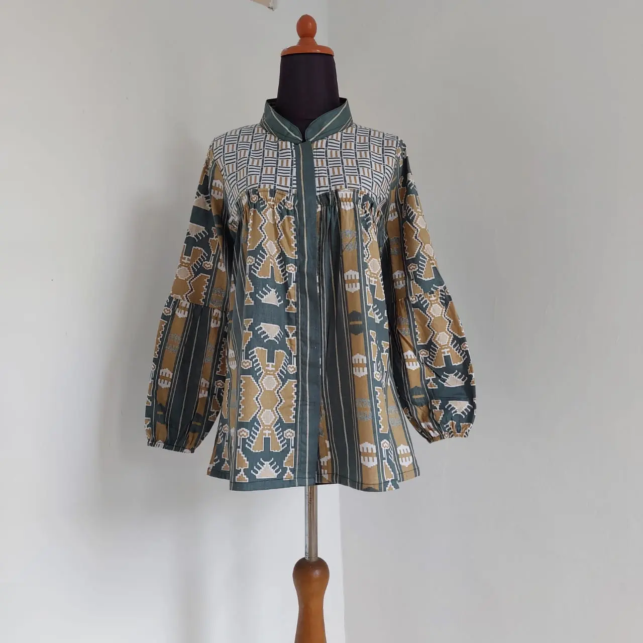 Baju batik wanita modren lengan balon terbaru MOTIF TIMIKA BALON Kancing Katun Atasan Panjang Salur