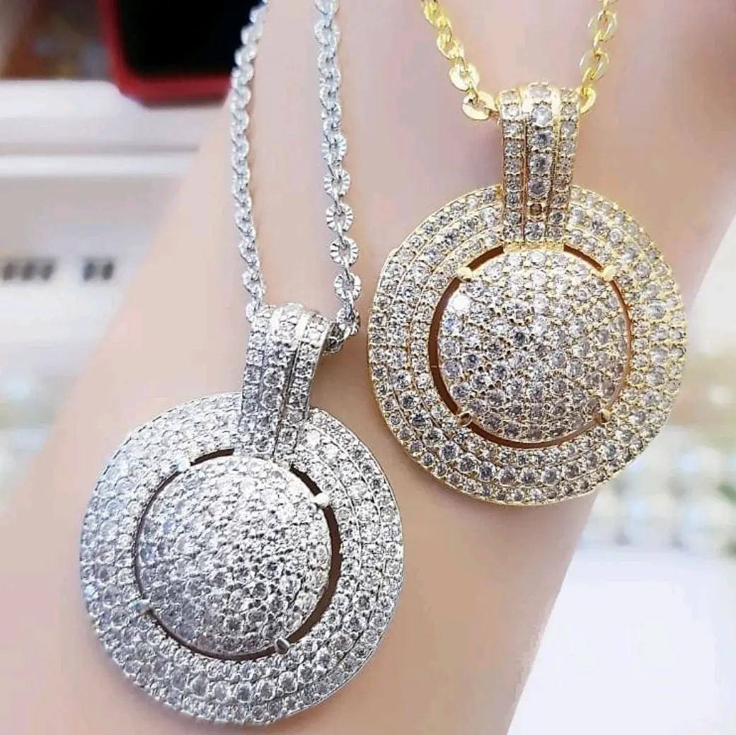kalung mata bulan mewah wanita Pelapisan Logam Gold Silver Asesoris Titanium