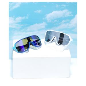 แว่นตาปั่นจักรยาน กันลม กันทราย เหมาะสำหรับกีฬากลางแจ้ง สีสันสดใส เหมาะสำหรับการปีนเขา แว่นตากันลม แว่นกันแดด