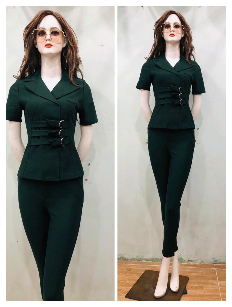 Product Introduction of Sét Bộ Cao Cấp  Thiết Kế Dạng Vét Có Khoen Eo Dây Kéo Sau Lưng Quần Dài Dây Kéo Nút Gài Phom Ôm Và Phom Loe Dành Cho Nữ Áo Thun Women Kem Kaki Nhung Top Polo 5