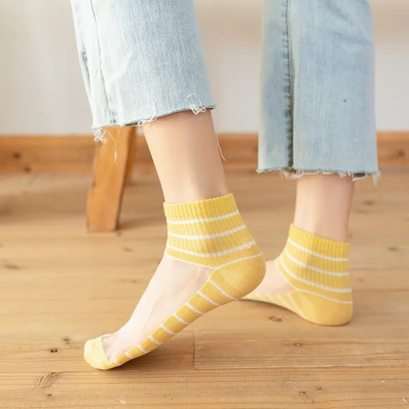 IOS 894 Kaos Kaki Transparan Wanita Import Motif Pisang Fashion Socks COD 2