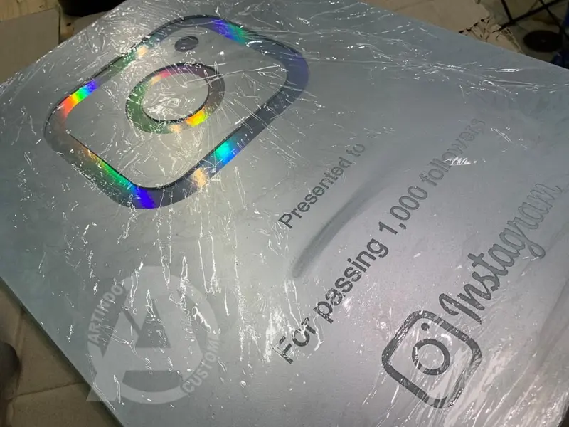 Hiasan dinding TIKTOK, INSTAGRAM SILVER PLAY BUTTON pajangan ruangan tengah rumah kamar wall decor 2