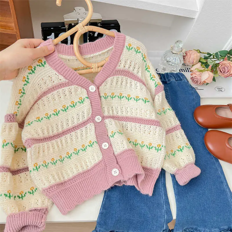 Child star round Korean version clothing 2024 new western style children's spring and autumn cardigan girl knitted sweater top
