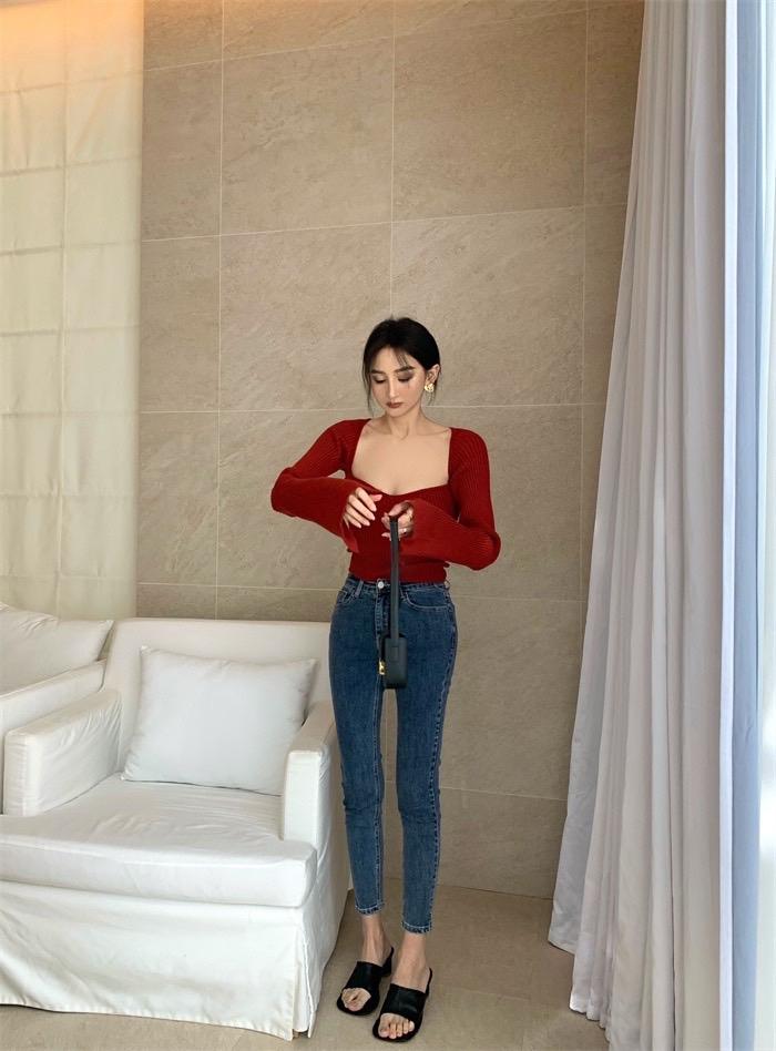 Product Introduction of Áo Dệt Kim Tay Dài Cổ Vuông Dáng Ôm Trơn 3
