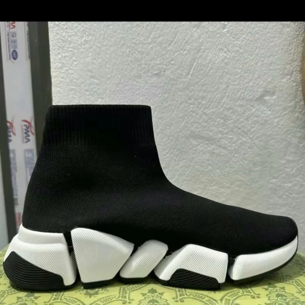 Giày Thế Thao Nam/Nữ Vải Chun Tách Đế Cao Cấp Giá Rẻ Freeship + Tặng Hộp Bảo Vệ + Tặng Tất Sneaker